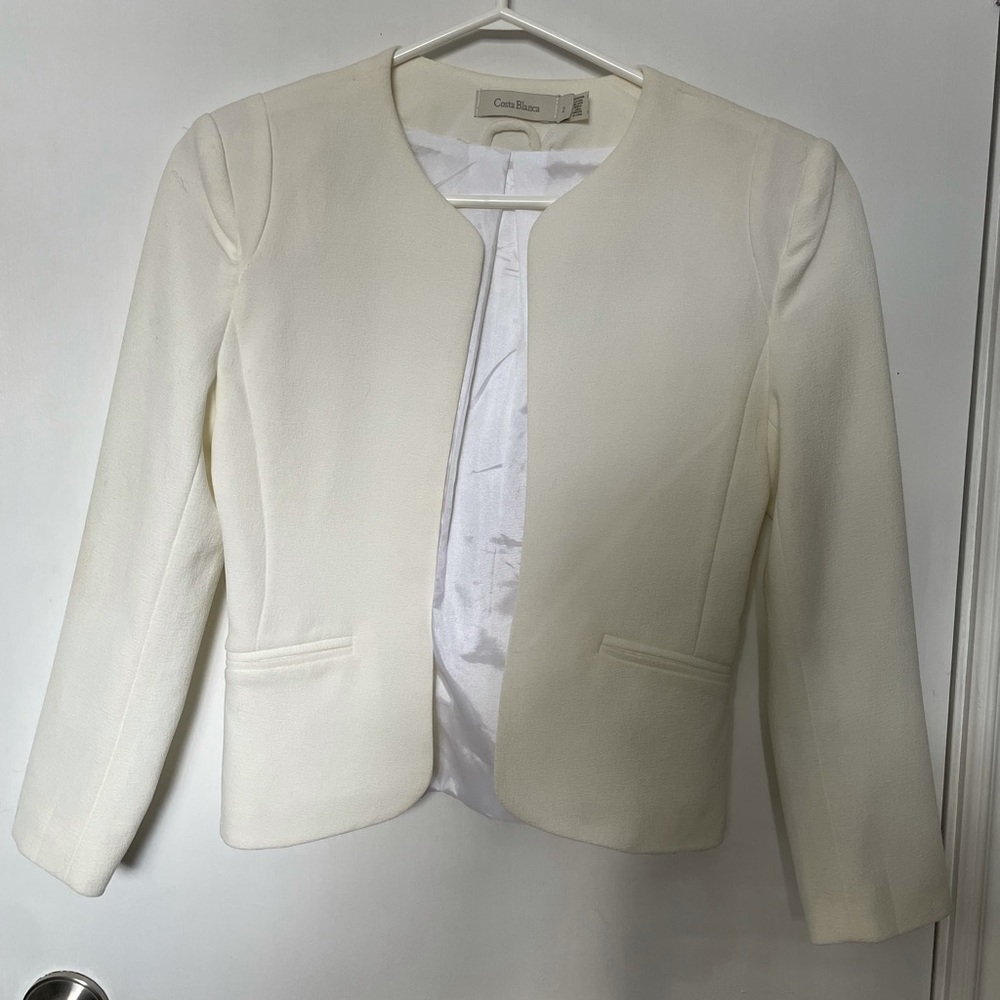 Gorgeous creamy white XS white short jacket